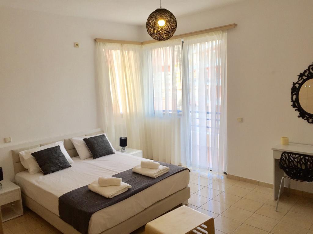 Sea And Sky Apartments Sarande Exterior photo